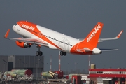 easyJet Airbus A320-214 (D-AVVL) at  Hamburg - Finkenwerder, Germany