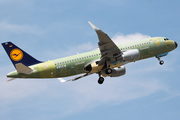 Lufthansa Airbus A320-214 (D-AVVM) at  Hamburg - Finkenwerder, Germany