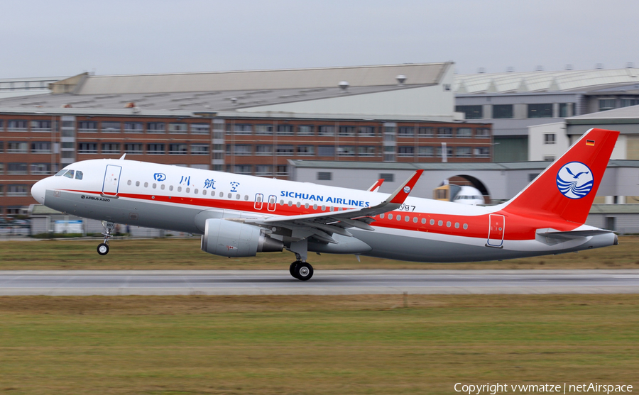 Sichuan Airlines Airbus A320-214 (D-AVVM) | Photo 135263