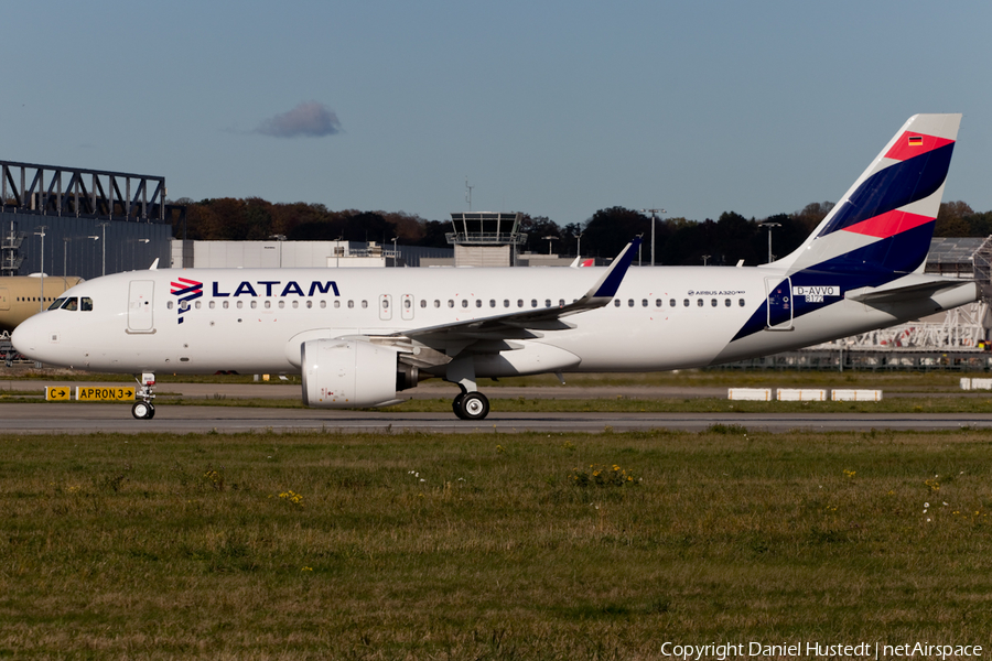 LATAM Airlines Chile Airbus A320-271N (D-AVVO) | Photo 414394