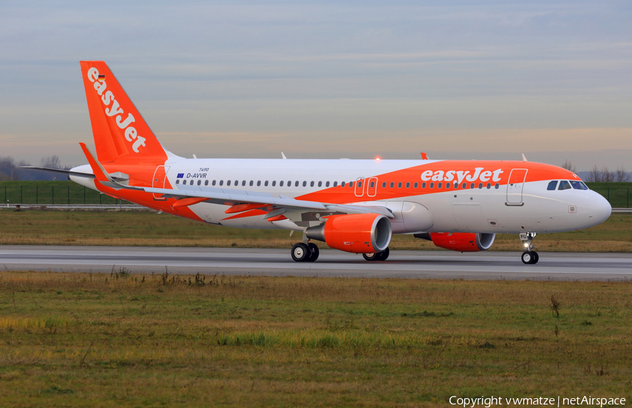 easyJet Airbus A320-214 (D-AVVR) | Photo 132002