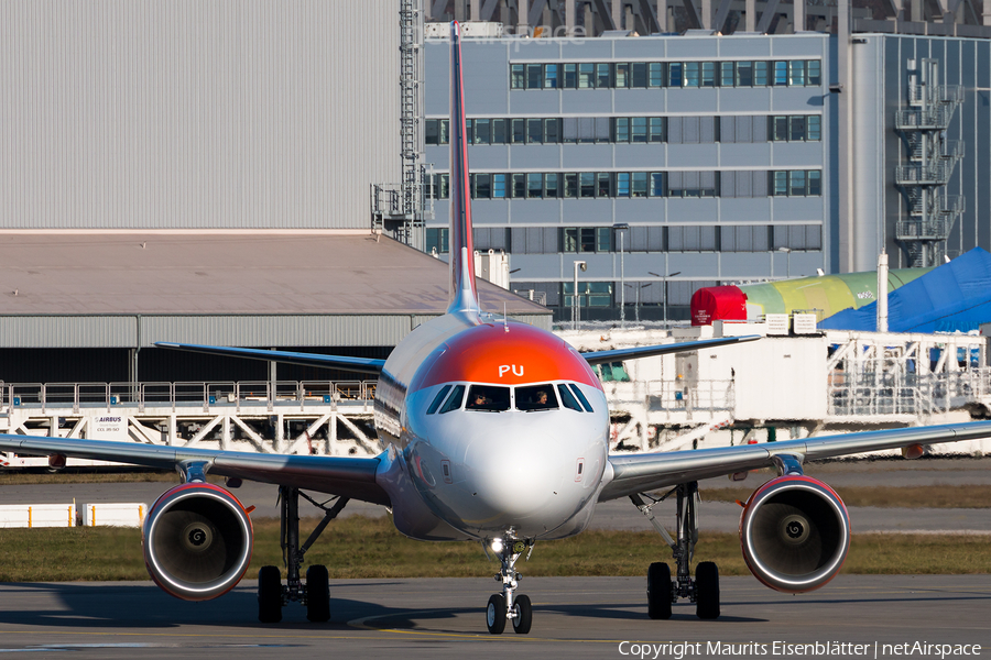 easyJet Airbus A320-214 (D-AVVR) | Photo 132588