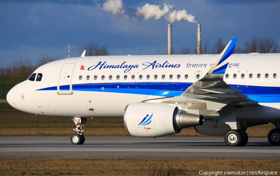 Himalaya Airlines Airbus A320-214 (D-AVVU) | Photo 137817