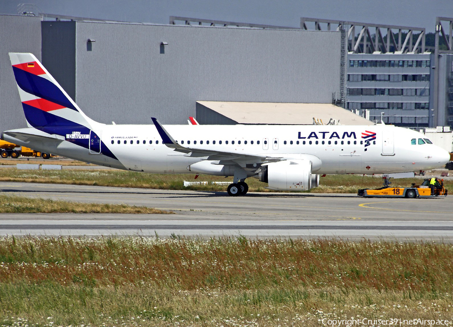 LATAM Airlines Chile Airbus A320-271N (D-AVVU) | Photo 284576