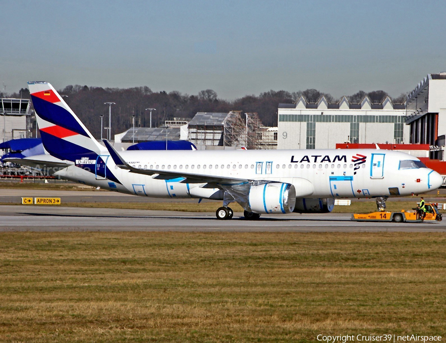 LATAM Airlines Chile Airbus A320-271N (D-AVVU) | Photo 329633
