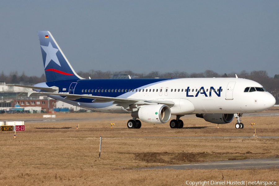 LAN Airlines Airbus A320-214 (D-AVVZ) | Photo 659158
