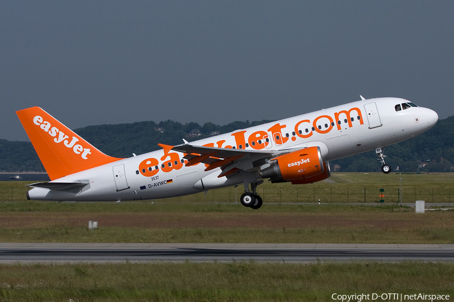 easyJet Airbus A319-111 (D-AVWC) | Photo 262560