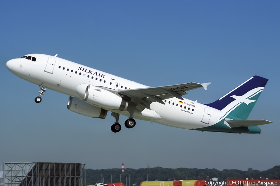 SilkAir Airbus A319-132 (D-AVWH) | Photo 431005