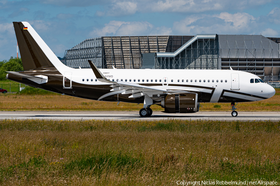 (Private) Airbus A319-153N CJ (D-AVWO) | Photo 513174