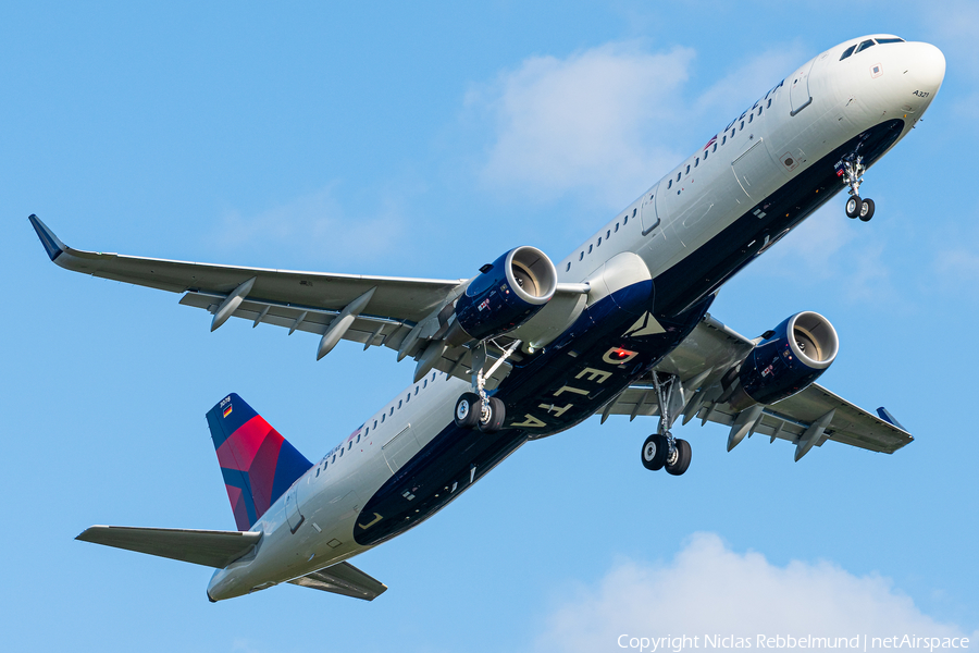 Delta Air Lines Airbus A321-211 (D-AVXE) | Photo 347389