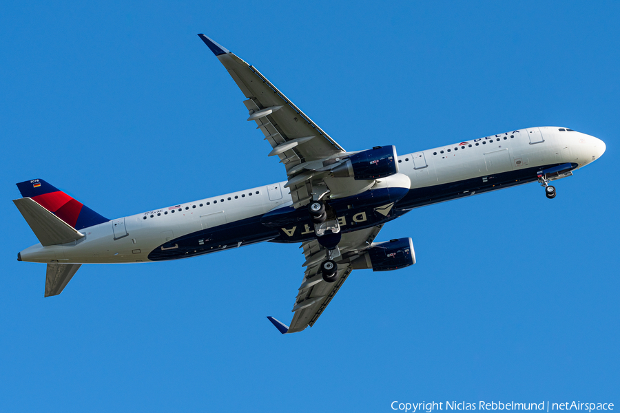 Delta Air Lines Airbus A321-211 (D-AVXE) | Photo 347390
