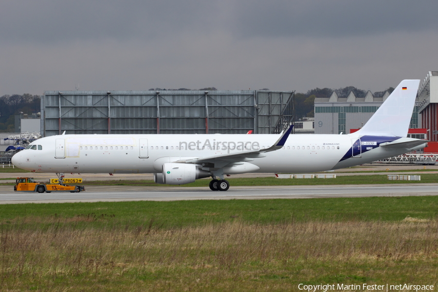 LATAM Airlines Chile Airbus A321-211 (D-AVXF) | Photo 106597