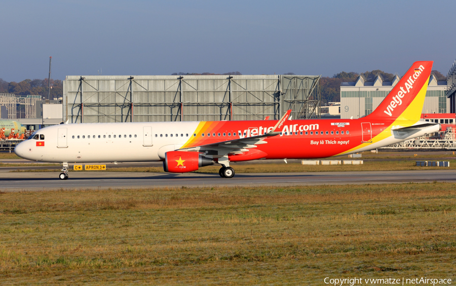 VietJet Air Airbus A321-211 (D-AVXI) | Photo 130837