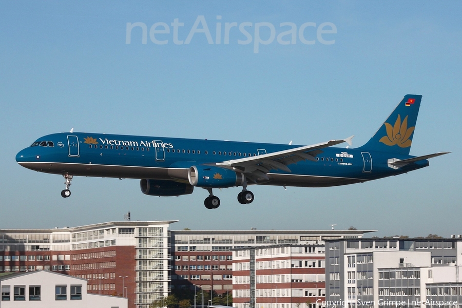 Vietnam Airlines Airbus A321-231 (D-AVXI) | Photo 59897