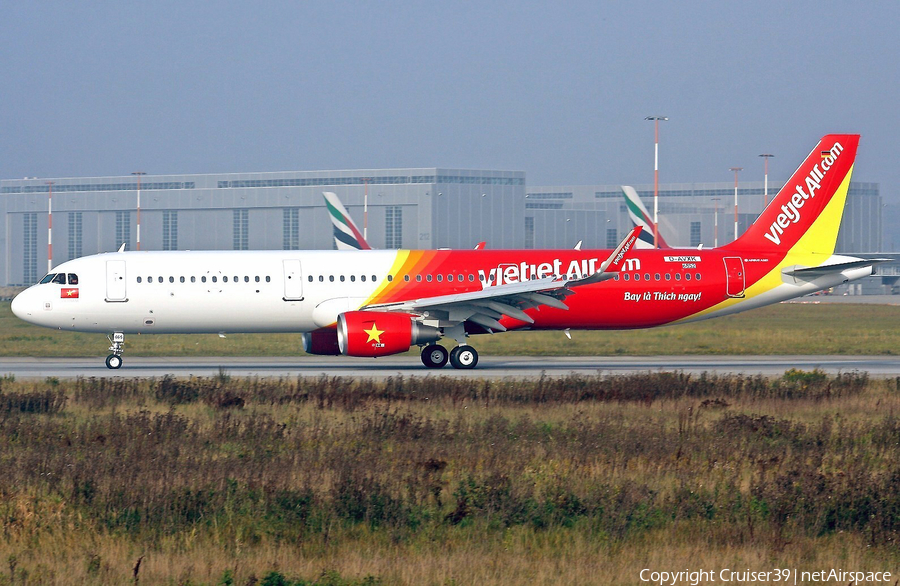 VietJet Air Airbus A321-211 (D-AVXK) | Photo 137159