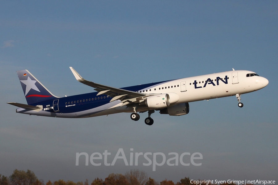 LAN Airlines Airbus A321-211 (D-AVXO) | Photo 60526