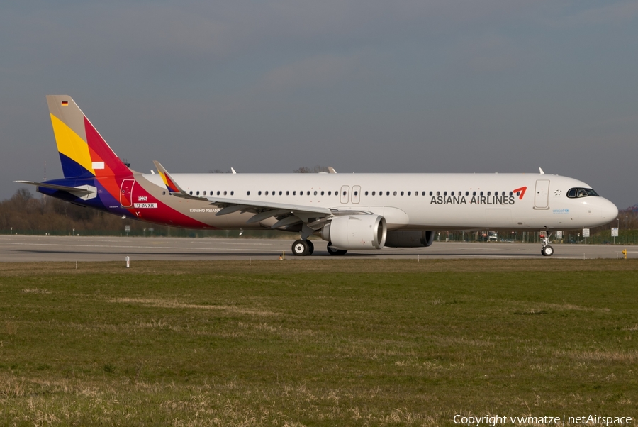 Asiana Airlines Airbus A321-251NX (D-AVXR) | Photo 378667