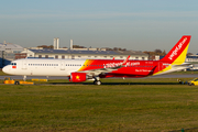 VietJet Air Airbus A321-211 (D-AVXT) at  Hamburg - Finkenwerder, Germany