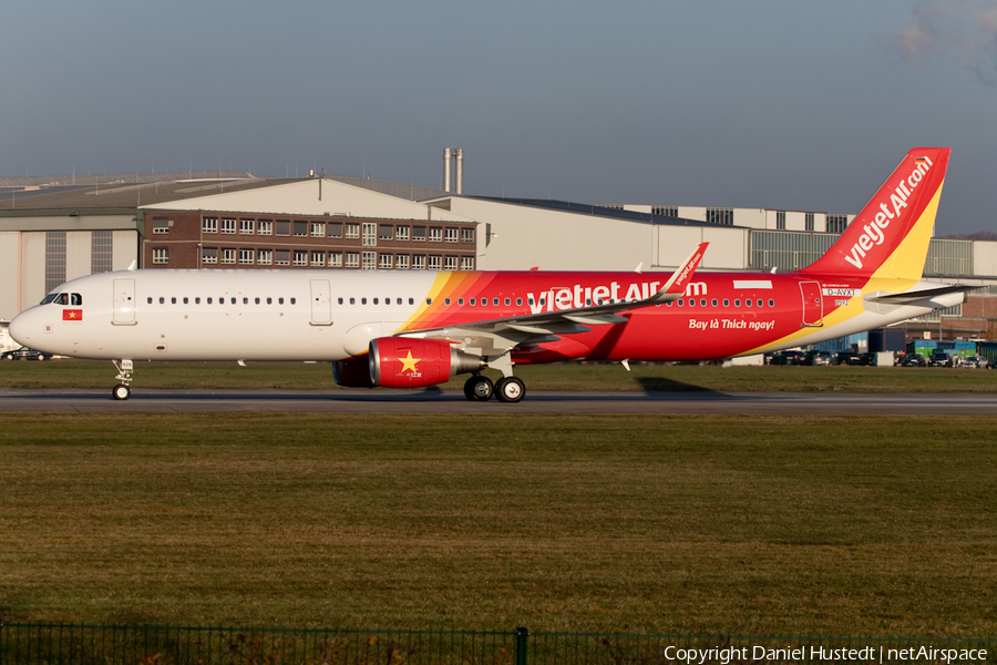 VietJet Air Airbus A321-211 (D-AVXT) | Photo 422786