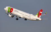 TAP Air Portugal Airbus A321-251NX (D-AVXU) at  Hamburg - Finkenwerder, Germany