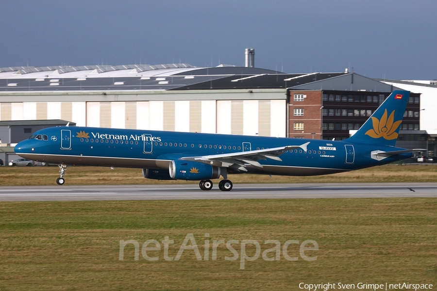 Vietnam Airlines Airbus A321-231 (D-AVXV) | Photo 92402