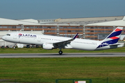 LATAM Airlines Chile Airbus A321-211 (D-AVXX) at  Hamburg - Finkenwerder, Germany