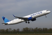 United Airlines Airbus A321-271NX (D-AVXX) at  Hamburg - Finkenwerder, Germany