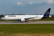 Lufthansa Airbus A321-271NX (D-AVXZ) at  Hamburg - Finkenwerder, Germany