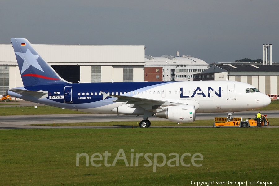 LAN Airlines Airbus A319-112 (D-AVYA) | Photo 11887