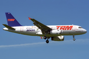 TAM Brazilian Airlines Airbus A319-132 (D-AVYA) at  Hamburg - Fuhlsbuettel (Helmut Schmidt), Germany