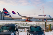 LATAM Airlines Brasil Airbus A321-271NX (D-AVYD) at  Hamburg - Finkenwerder, Germany