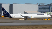 Lufthansa Airbus A321-271NX (D-AVYD) at  Hamburg - Finkenwerder, Germany