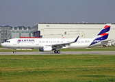 LATAM Airlines Chile Airbus A321-211 (D-AVYE) at  Hamburg - Finkenwerder, Germany