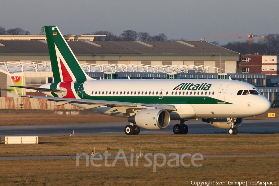 Alitalia Airbus A319-111 (D-AVYI) | Photo 15528