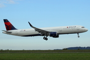 Delta Air Lines Airbus A321-211 (D-AVYI) at  Hamburg - Finkenwerder, Germany