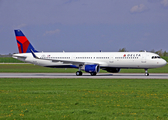 Delta Air Lines Airbus A321-211 (D-AVYI) at  Hamburg - Finkenwerder, Germany