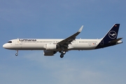 Lufthansa Airbus A321-271NX (D-AVYK) at  Hamburg - Fuhlsbuettel (Helmut Schmidt), Germany