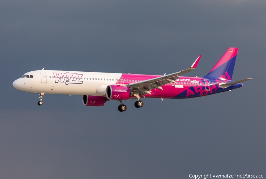 Wizz Air Abu Dhabi Airbus A321-271NX (D-AVYL) | Photo 398710