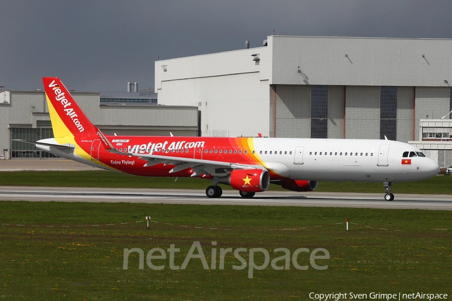 VietJet Air Airbus A321-211 (D-AVYM) | Photo 158007