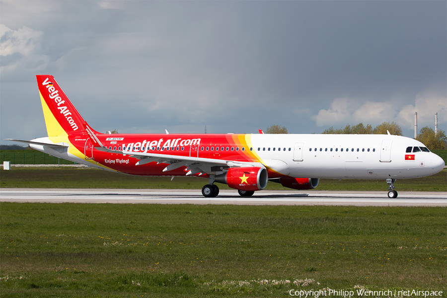 VietJet Air Airbus A321-211 (D-AVYM) | Photo 158036