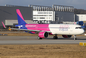 Wizz Air UK Airbus A321-271NX (D-AVYN) at  Hamburg - Finkenwerder, Germany