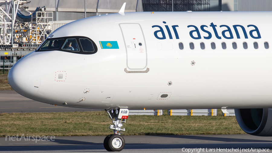 Air Astana Airbus A321-271NX (D-AVYQ) | Photo 373685