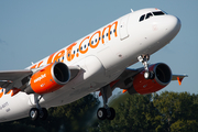 easyJet Airbus A319-111 (D-AVYT) at  Hamburg - Finkenwerder, Germany