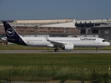 Lufthansa Airbus A321-271NX (D-AVYU) at  Hamburg - Finkenwerder, Germany