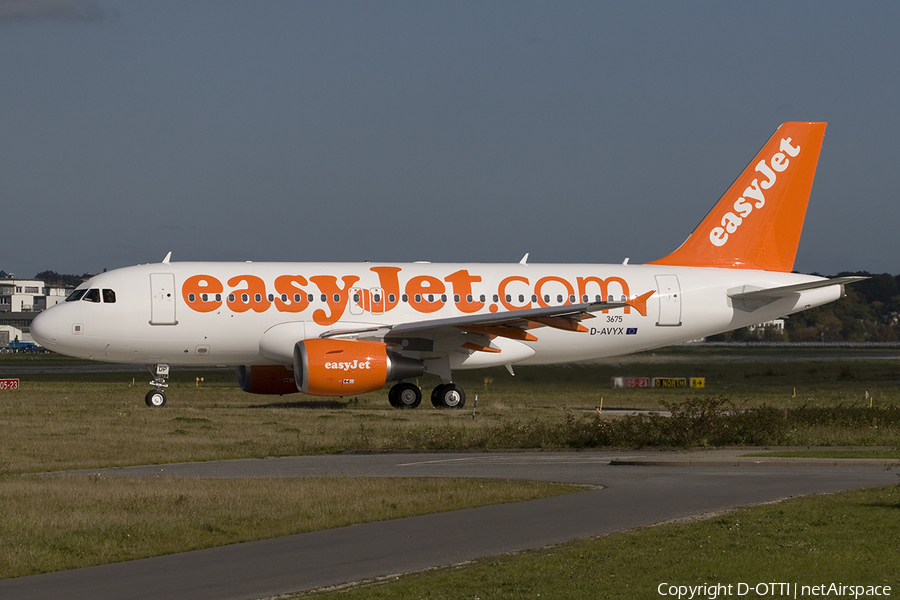 easyJet Airbus A319-111 (D-AVYX) | Photo 270679