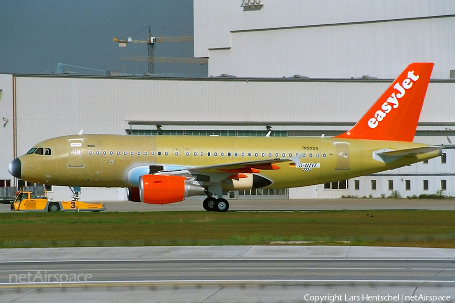 easyJet Airbus A319-111 (D-AVYZ) | Photo 607981