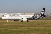 Air New Zealand Airbus A321-271NX (D-AVZA) at  Hamburg - Finkenwerder, Germany