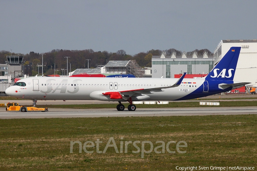 SAS - Scandinavian Airlines Airbus A321-253NX (D-AVZA) | Photo 381612