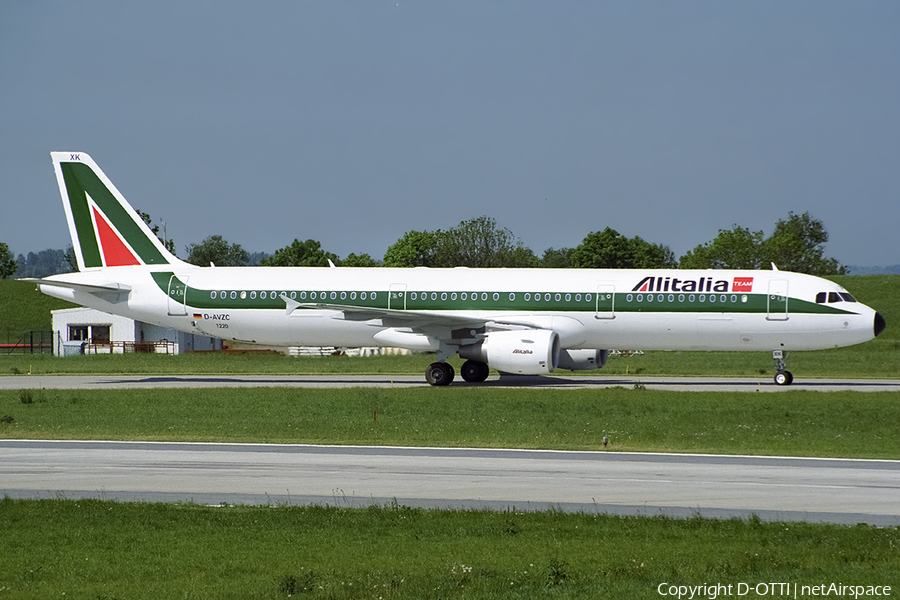 Alitalia Airbus A321-112 (D-AVZC) | Photo 472049