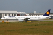 Lufthansa Airbus A321-231 (D-AVZD) at  Hamburg - Finkenwerder, Germany